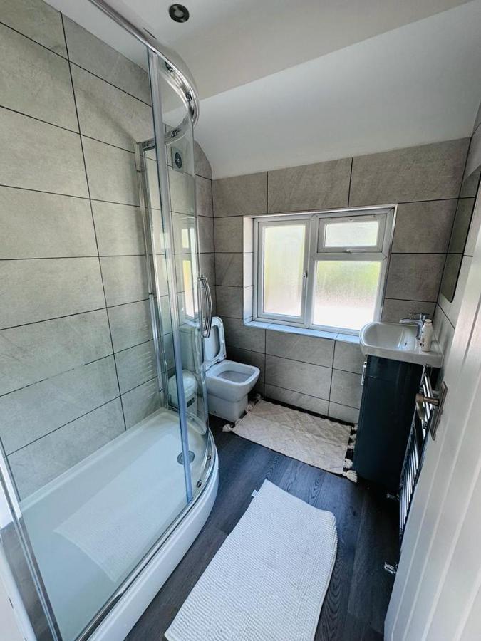 Burmese - 5 Bedroom House Earley Εξωτερικό φωτογραφία